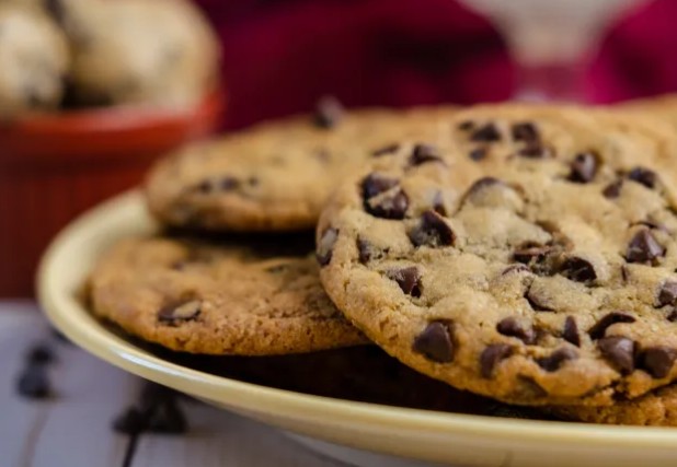 Photograph of Ceruti's Express weekly Boxed Lunch special featuring a chocolate cookies